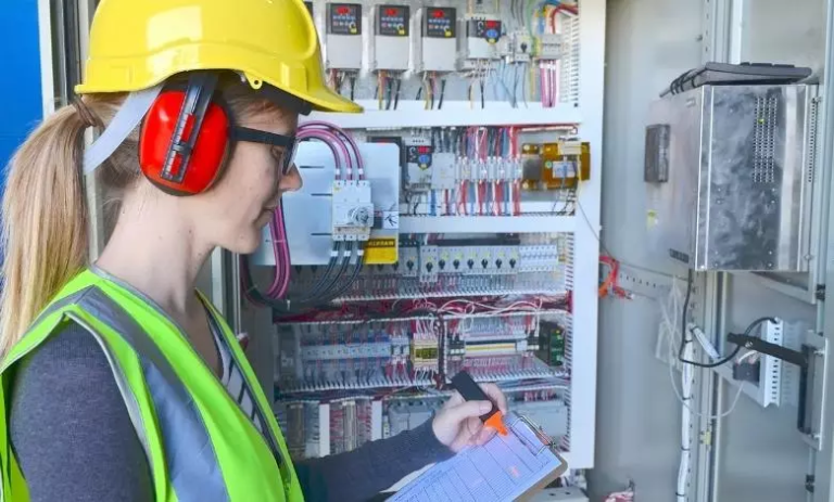 فني كهربائي في جدة ممتاز للتواصل الان